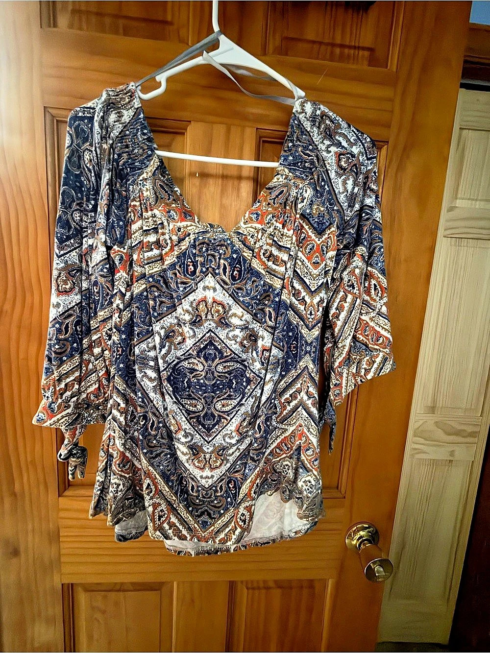 Daniel Rainn Paisley Blouse in Blue & White Size Medium